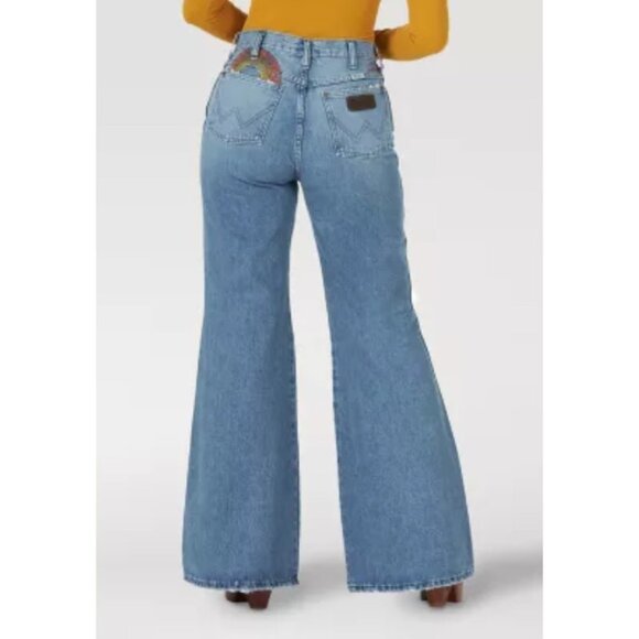 NEW Wrangler Limited Ed White Oak High Flare Jean - Picture 11 of 11